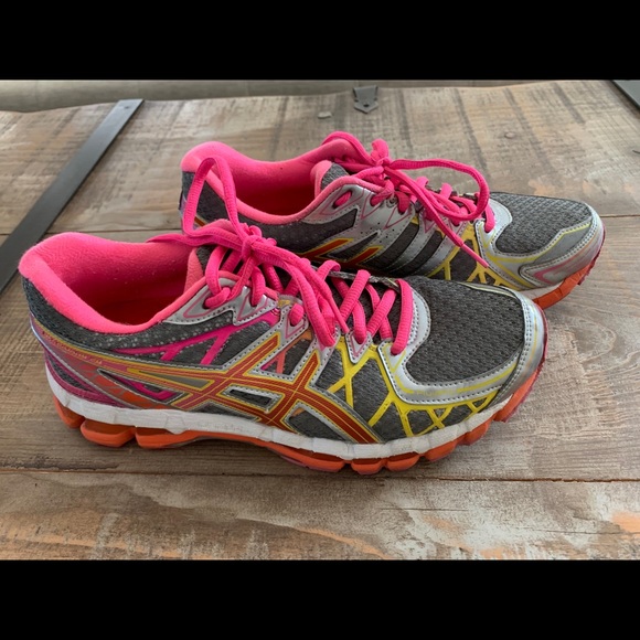 asics running shoes size 9